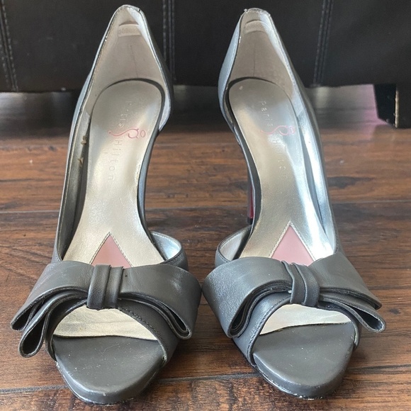 Paris Hilton, Women's Bow Heels, Gray, Size 6.5 - Picture 1 of 11